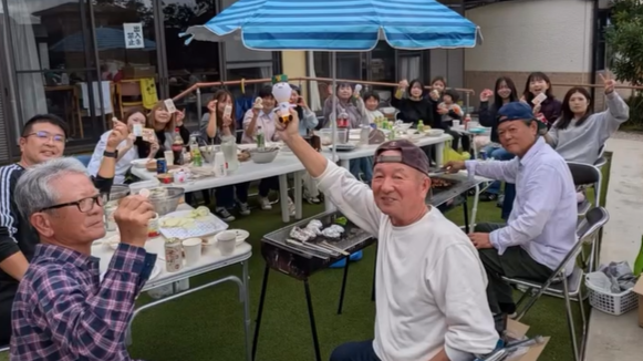 共に笑い 共に生きる｜よあけデイサービスのBBQ懇親会の様子をご紹介